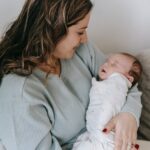 Van die Eerste Lach tot de Eerste Traan: Baby’s Emotionele Groei Ontdekt